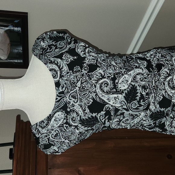 Dress - Picture 3 of 5